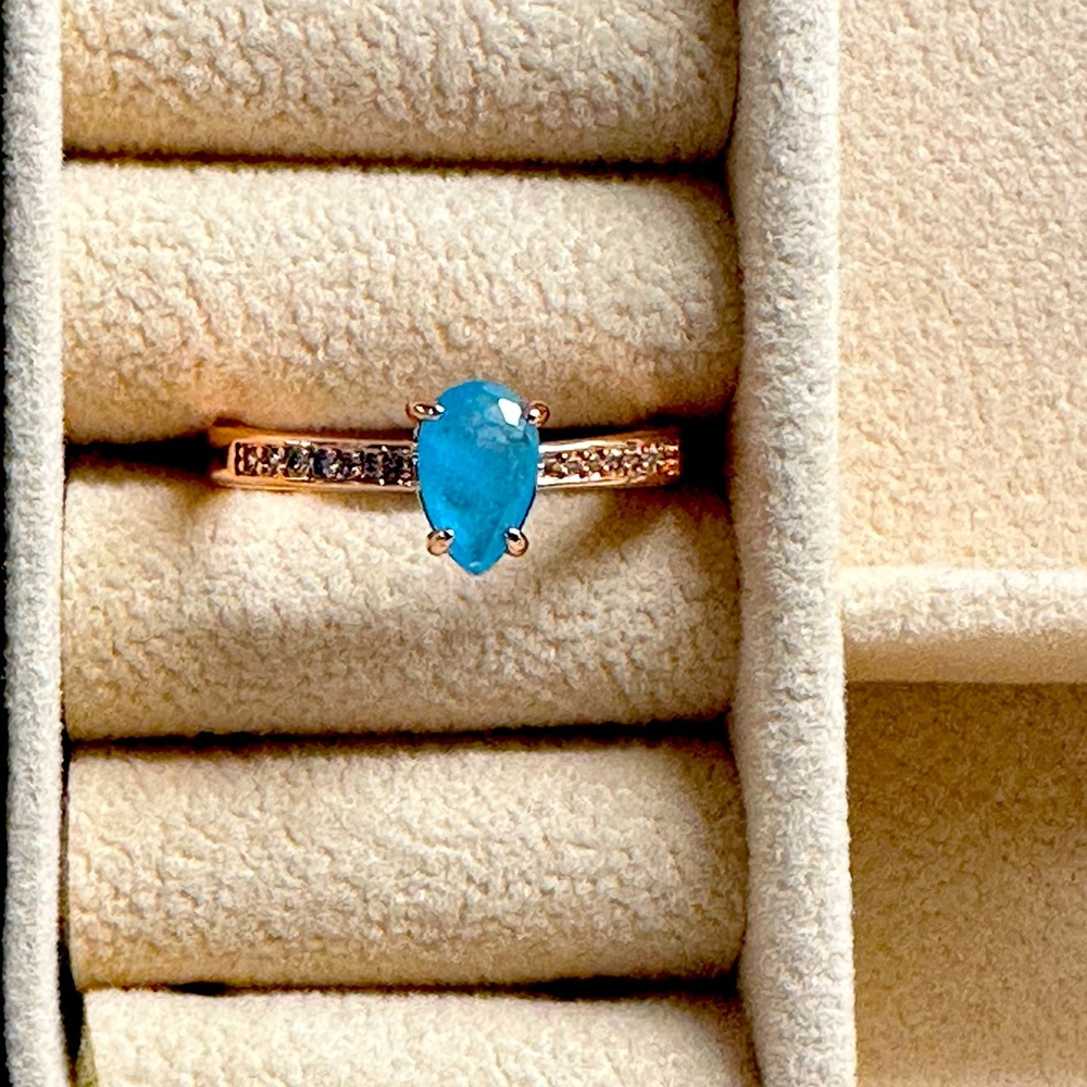 Bomb Party Aqua Blue Quartz